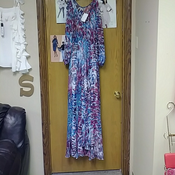 Clothes - Picture 8 of 8